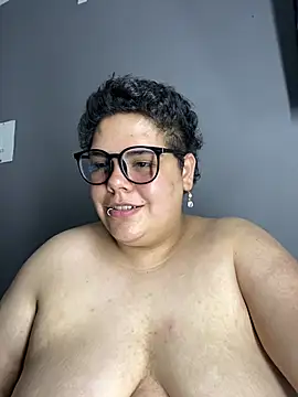 Czat XXX na żywo – Hailey_Curvy