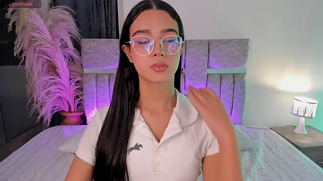 Chat +18 de VictoriaMonroee_ ao vivo