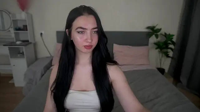 צ'אט XXX בשידור חי של WildKittenX_