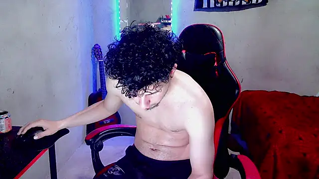 XXX chat uživo modela Atom_Hot