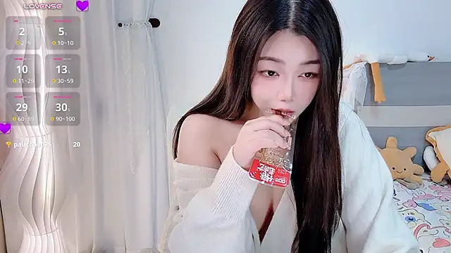 -Nini-- Live XXX-chat