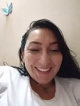 Chat +18 de Valeria_montana_ ao vivo