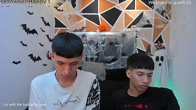 แชท XXX สดของ Juan_Nd_Steven