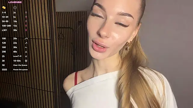 StellaBlonde's Live XXX Chat