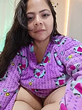 Chatroom XXX en direct de ROUSSE_SINCLAIR