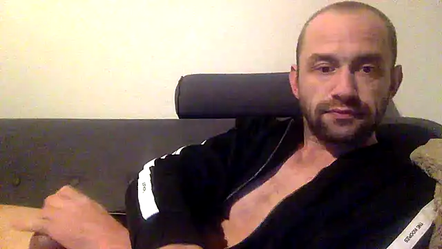 erwin-dare live XXX chat