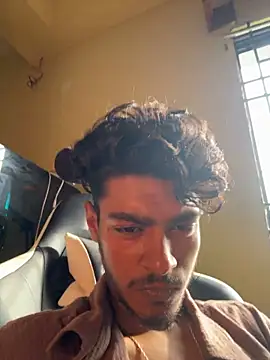 XXX chat uživo modela GunSlay