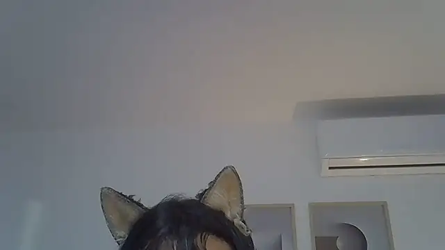 צ'אט XXX בשידור חי של SkinnyKitten