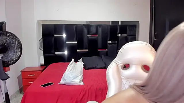 แชท XXX สดของ Miranda_bigcock333