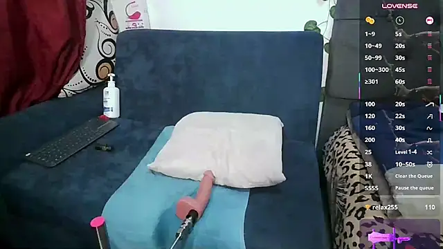 Cerso1 Adlı Modelin Canlı XXX Sohbeti