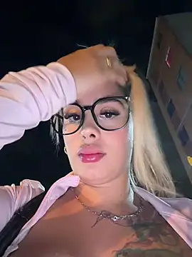 Chat XXX en directo de YouCandiSumisa