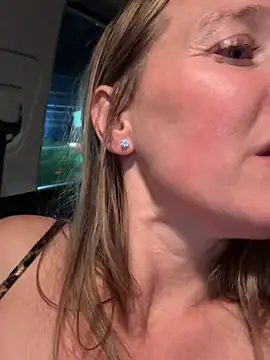 XXX chat uživo modela SkyelarSomer