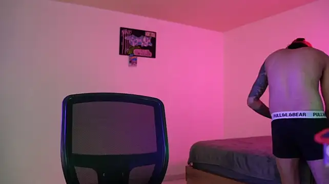 צ'אט XXX בשידור חי של trieone