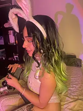 heybabymatcha Show in webcam