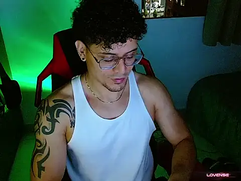 Logan0626 Live XXX Chat