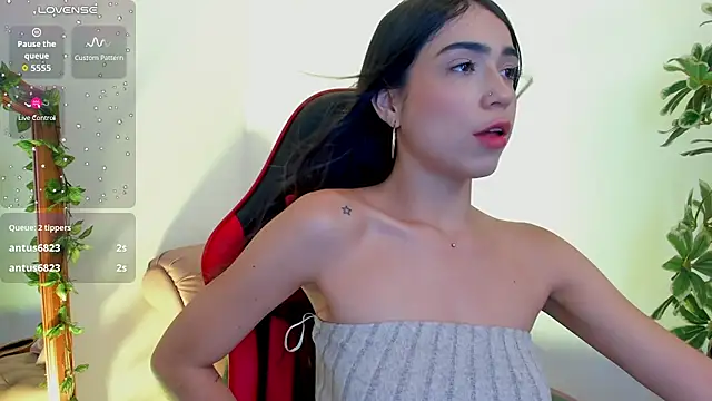 FaloonRoussel's Live XXX Chat