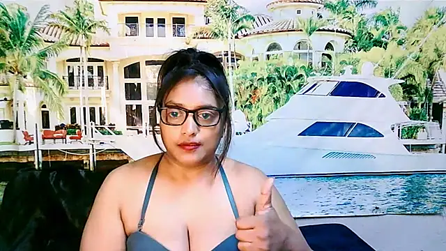 צ'אט XXX בשידור חי של IndiaBlackPanther