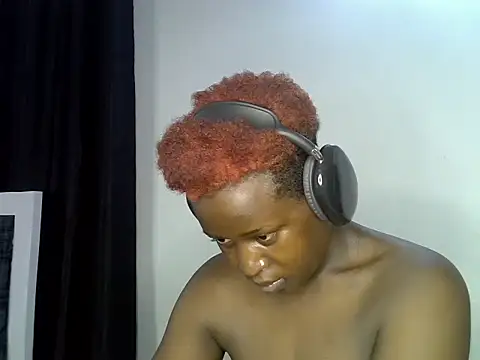 Queennmodell's Live XXX Chat