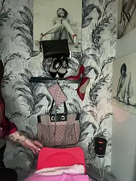 InkedMissLaBaehm's Live XXX Chat