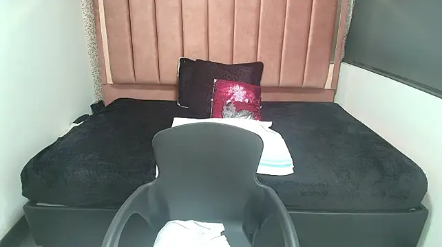 Megan__Hot___ Chat XXX in diretta