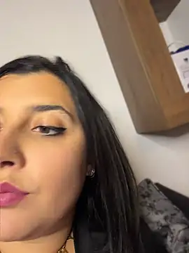Novababy18 Adlı Modelin Canlı XXX Sohbeti