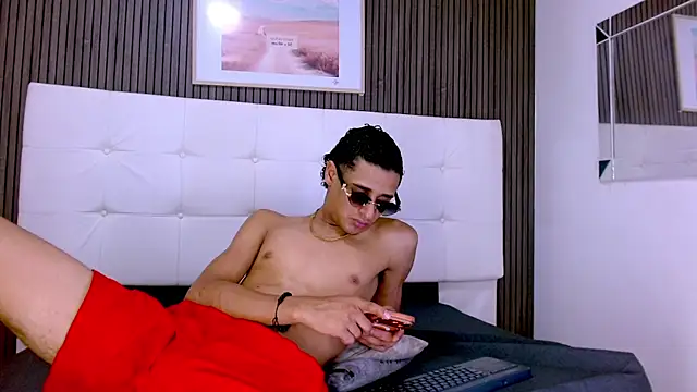 Maximo_Juli Live XXX-chat