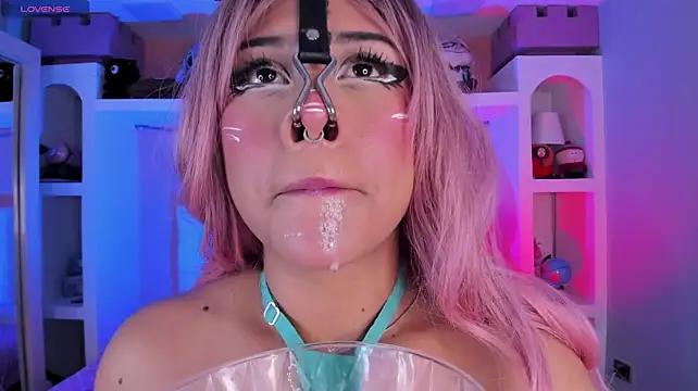 צ'אט XXX בשידור חי של miss___megan