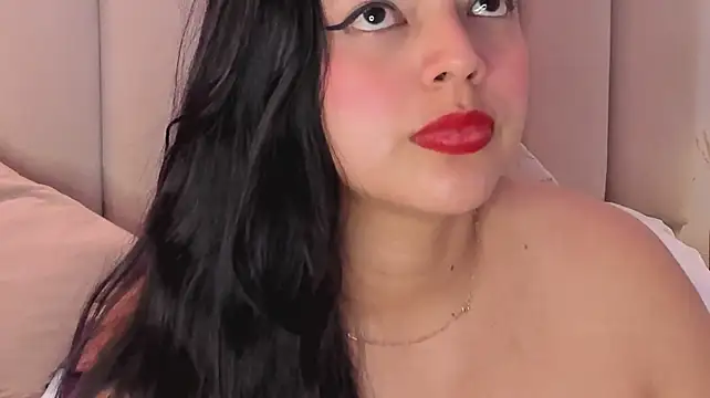 צ'אט XXX בשידור חי של ViolettaRousee_