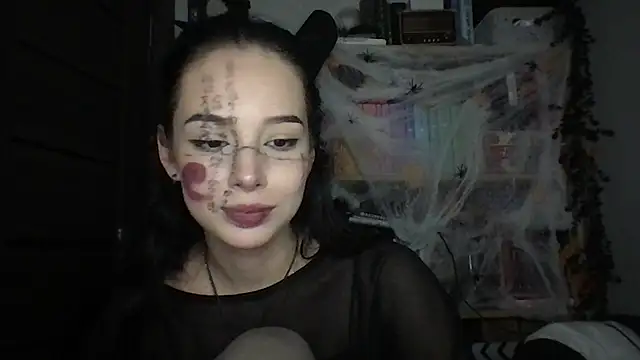 Yuna5343 Chat XXX in diretta
