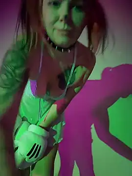 Chatroom XXX en direct de MarlaFknSinger