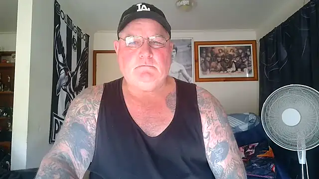 KINKYBLUEYES69 Webcam Show