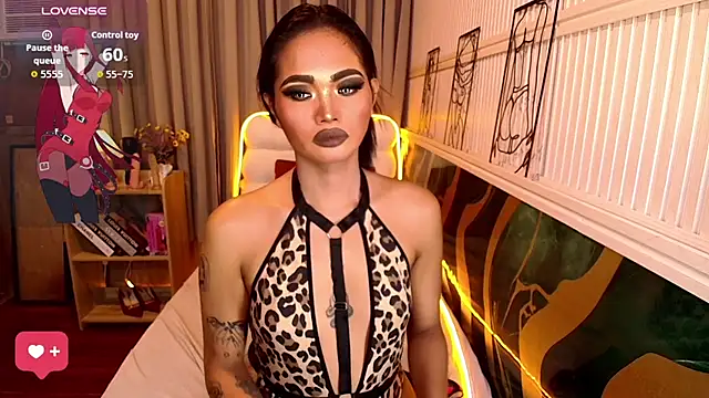 Chat +18 de Reika_Wakumi ao vivo