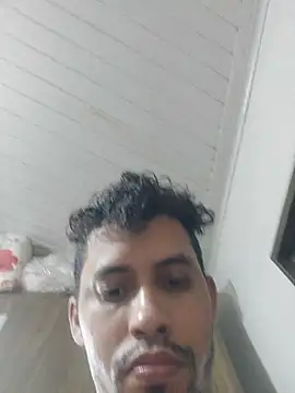 Show modela PICA-DE-JUMENTO na web-kameri