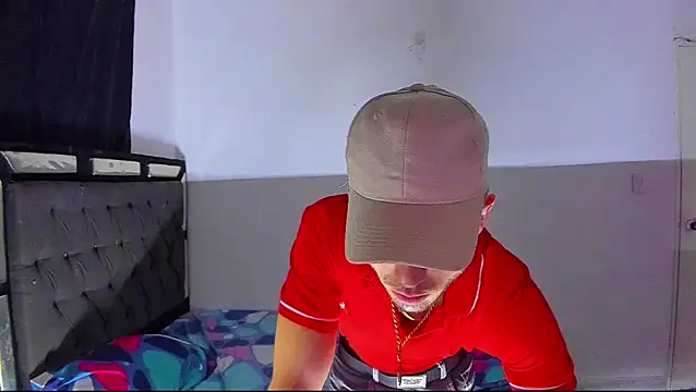 zeus_eddy élő XXX-chatje