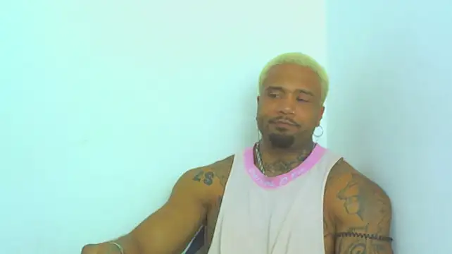 צ'אט XXX בשידור חי של ragnar0825