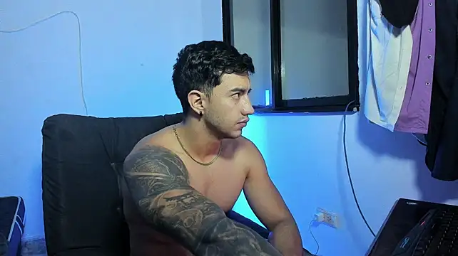 Axel_hendrickn Live XXX chat