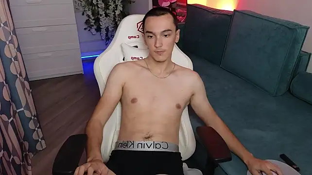 MoonlinSkinn's Live XXX Chat