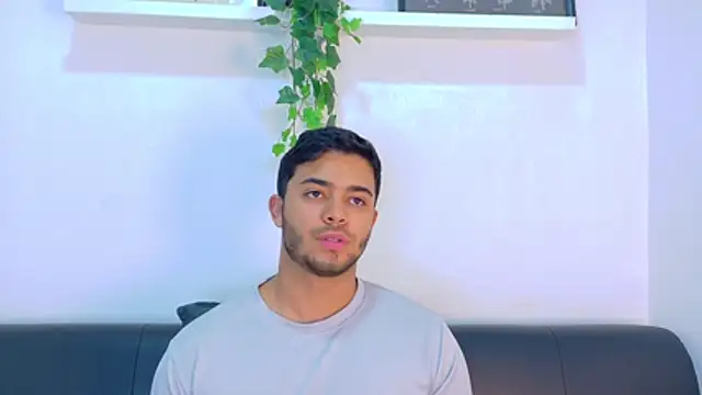 TylerWest_ Live XXX-chat