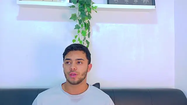 TylerWest_ XXX чат на живо