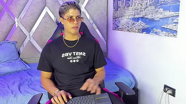 Show modela dominic_connor na web-kameri