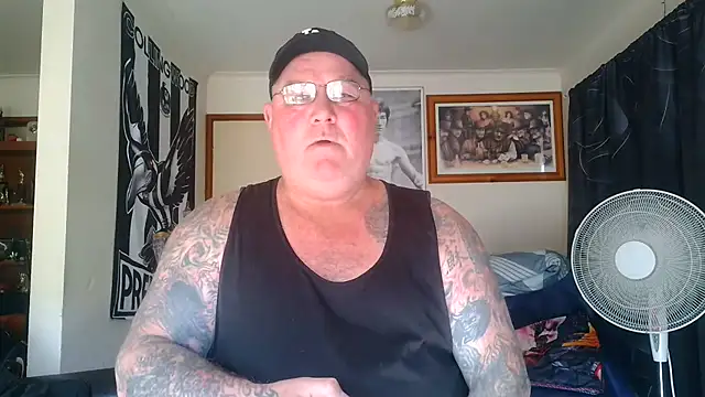 KINKYBLUEYES69 Show Webcam