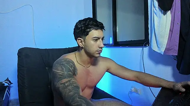 Chat +18 de Axel_hendrick ao vivo