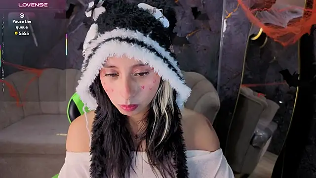 raven_stone_cn's Live XXX Chat