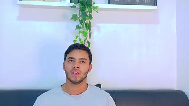 دردشة TylerWest_ الجنسية المباشرة