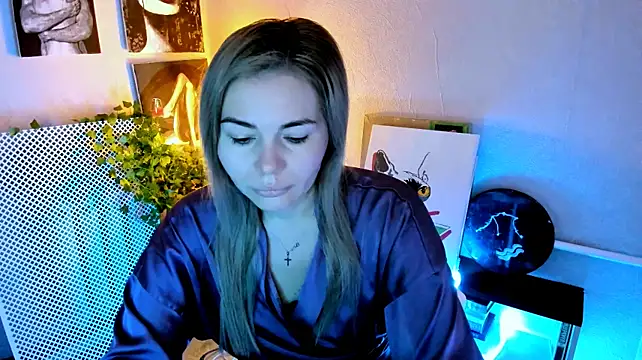 LoraBoyar's Live XXX Chat