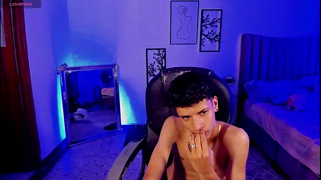 JuniorPrinceMorris' Live XXX Chat