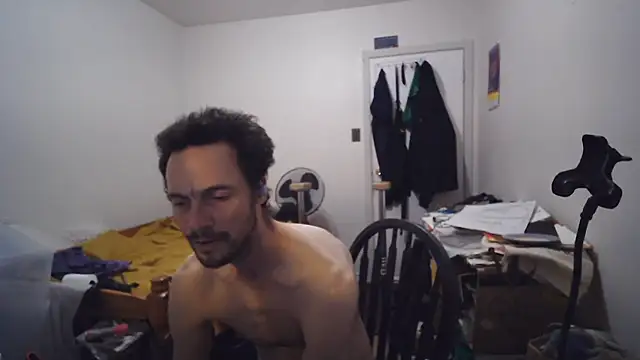 JohnnyMoves Show in webcam