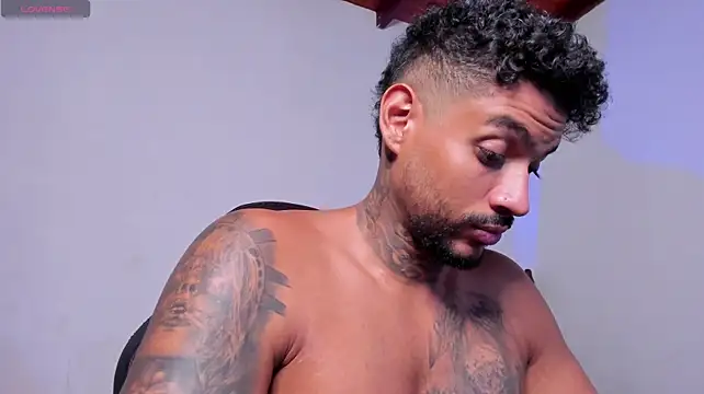 Chat +18 de LuigiVitale_1 ao vivo