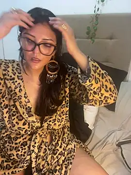 AuroraChest's Live XXX Chat