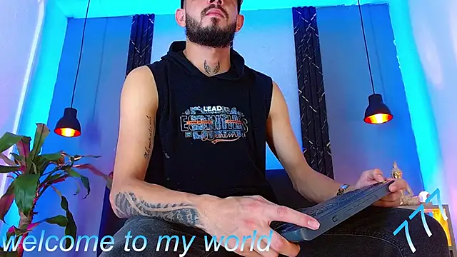 Czat XXX na żywo – Erick_Wall